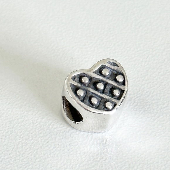 Chamilia 925 Sterling Silver Heart Bead Charm - Picture 1 of 6